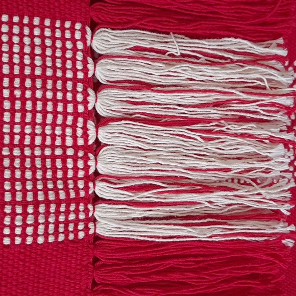 Table runner - Picture 3 of 3